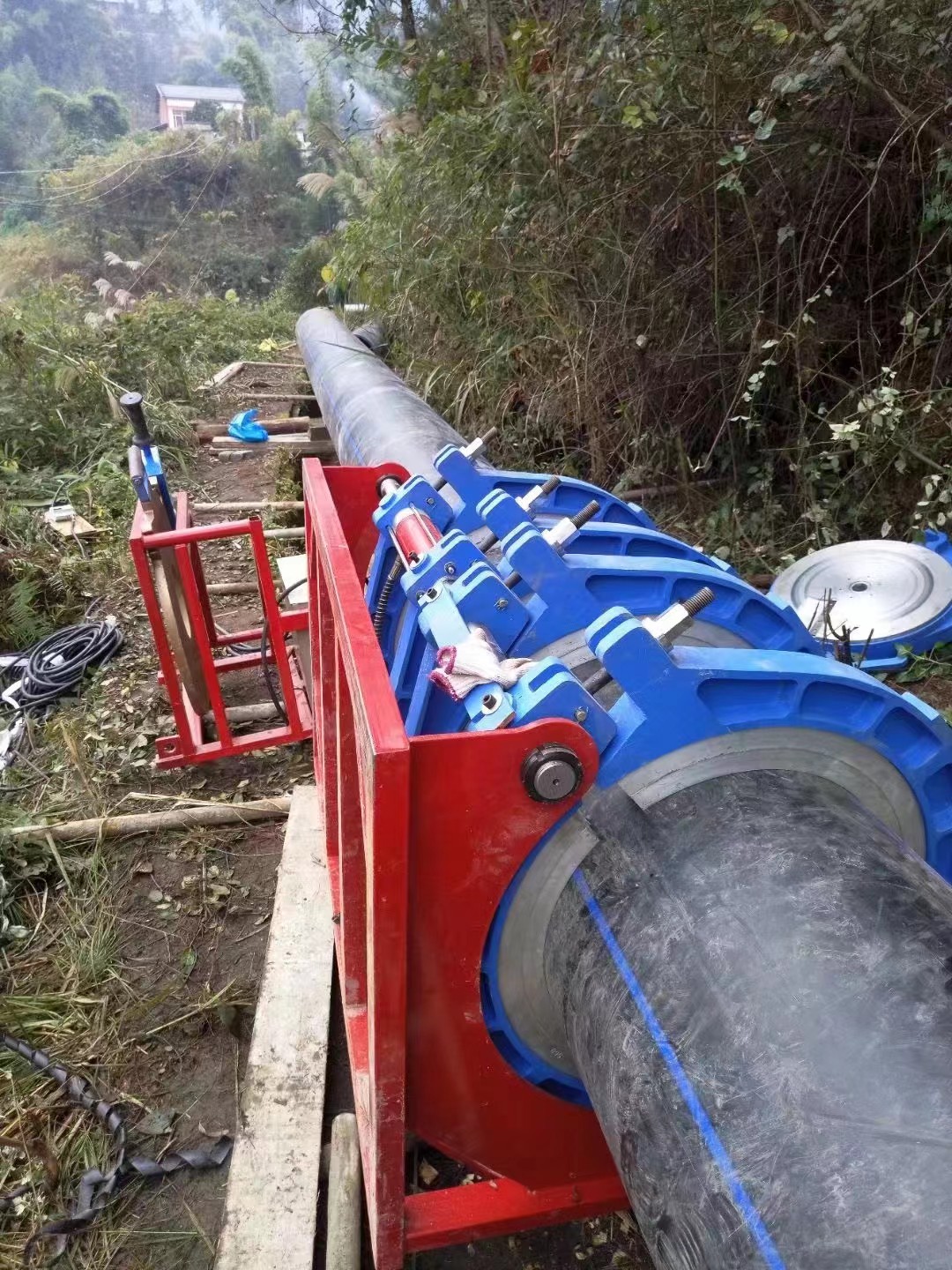 現(xiàn)場(chǎng)施工4